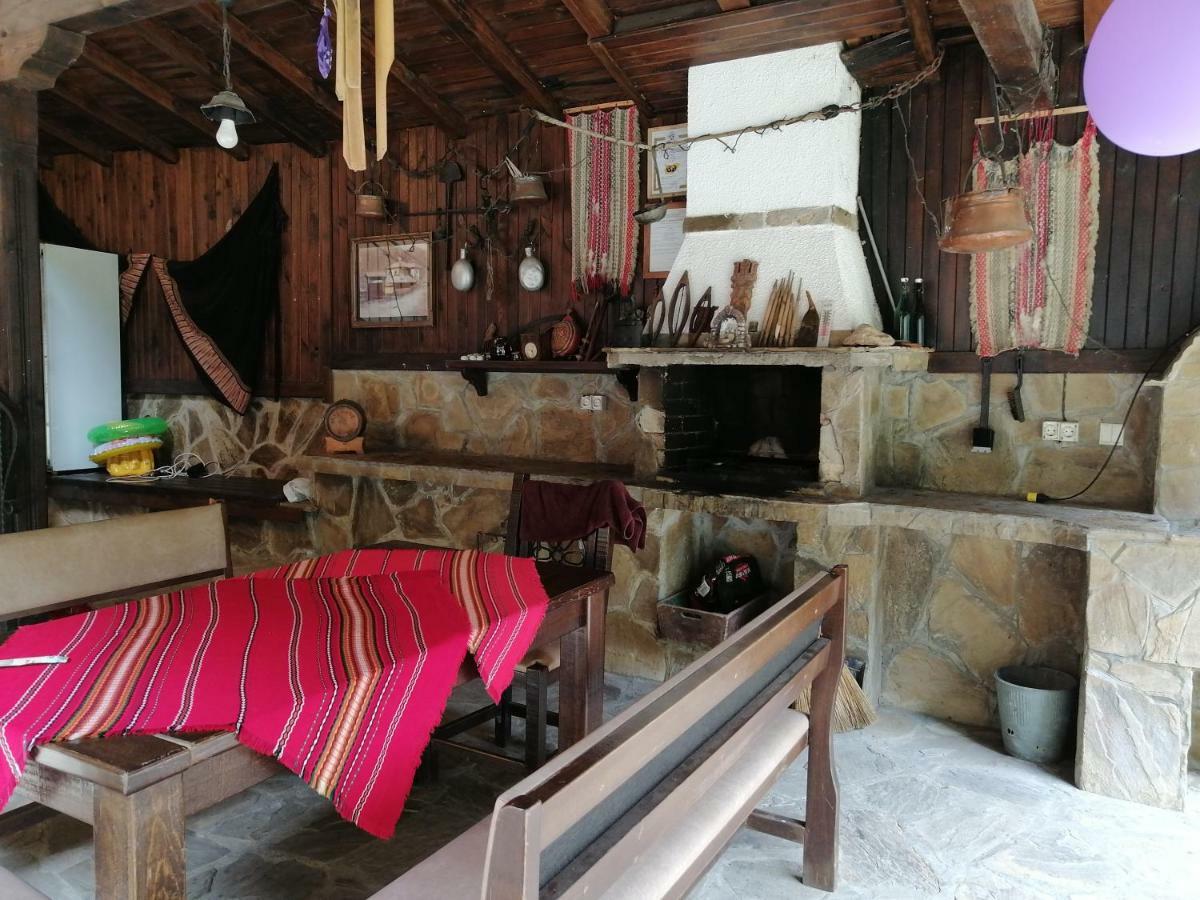 Къща Цвети-1 Трявна Hotel Bangeytsi Luaran gambar